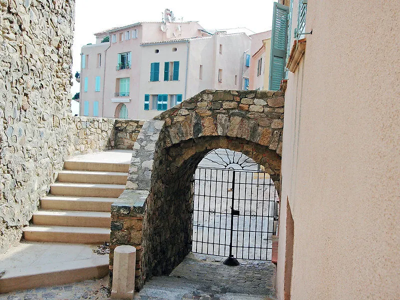 Saint Tropez Suite Apartment